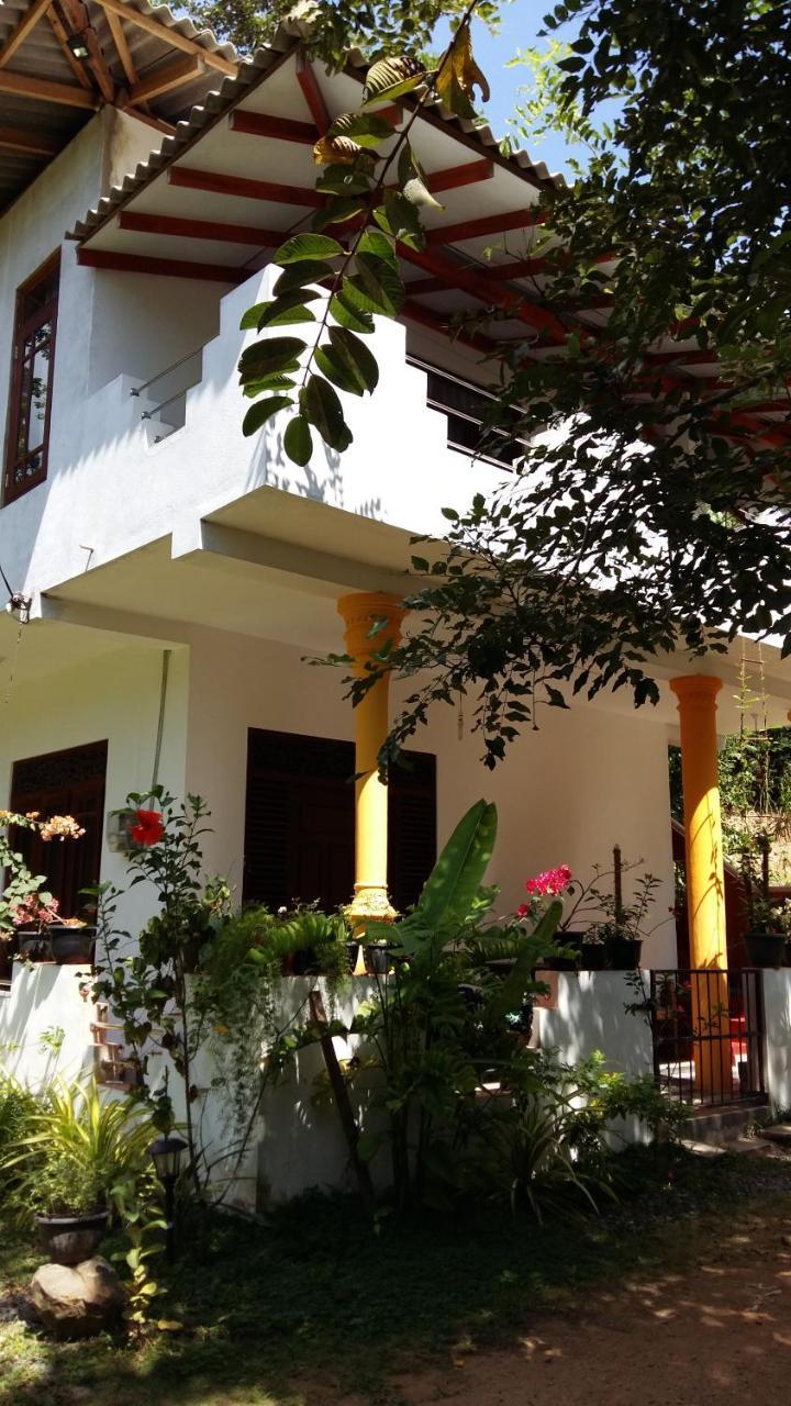 Happy Spring Guest Bed & Breakfast Mirissa Ngoại thất bức ảnh