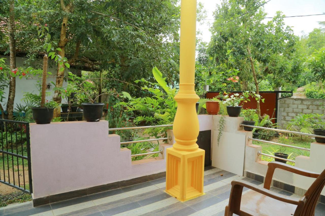Happy Spring Guest Bed & Breakfast Mirissa Ngoại thất bức ảnh