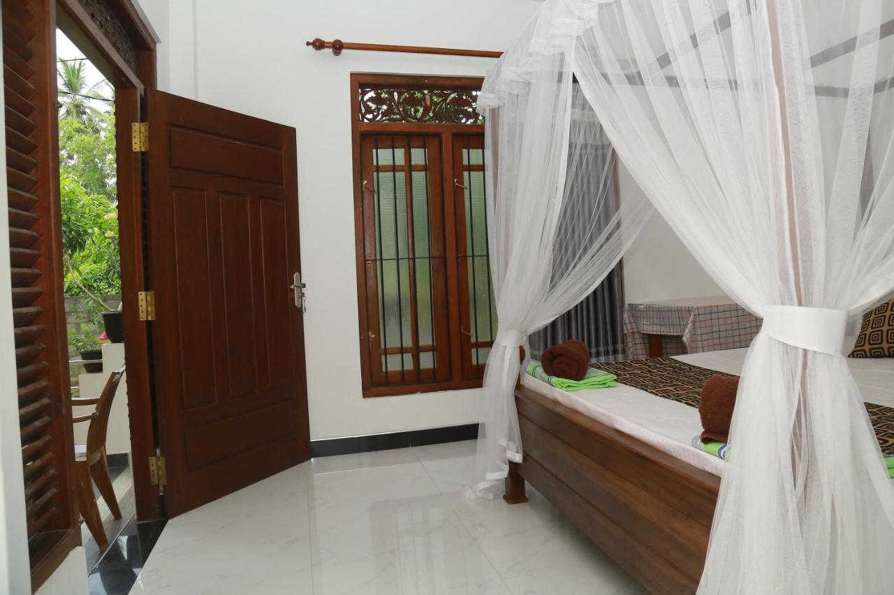 Happy Spring Guest Bed & Breakfast Mirissa Ngoại thất bức ảnh