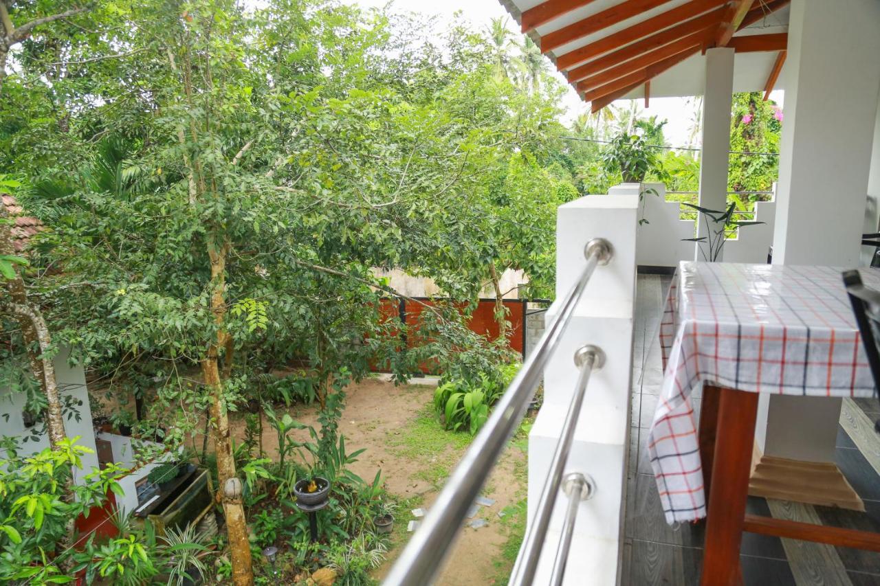 Happy Spring Guest Bed & Breakfast Mirissa Ngoại thất bức ảnh