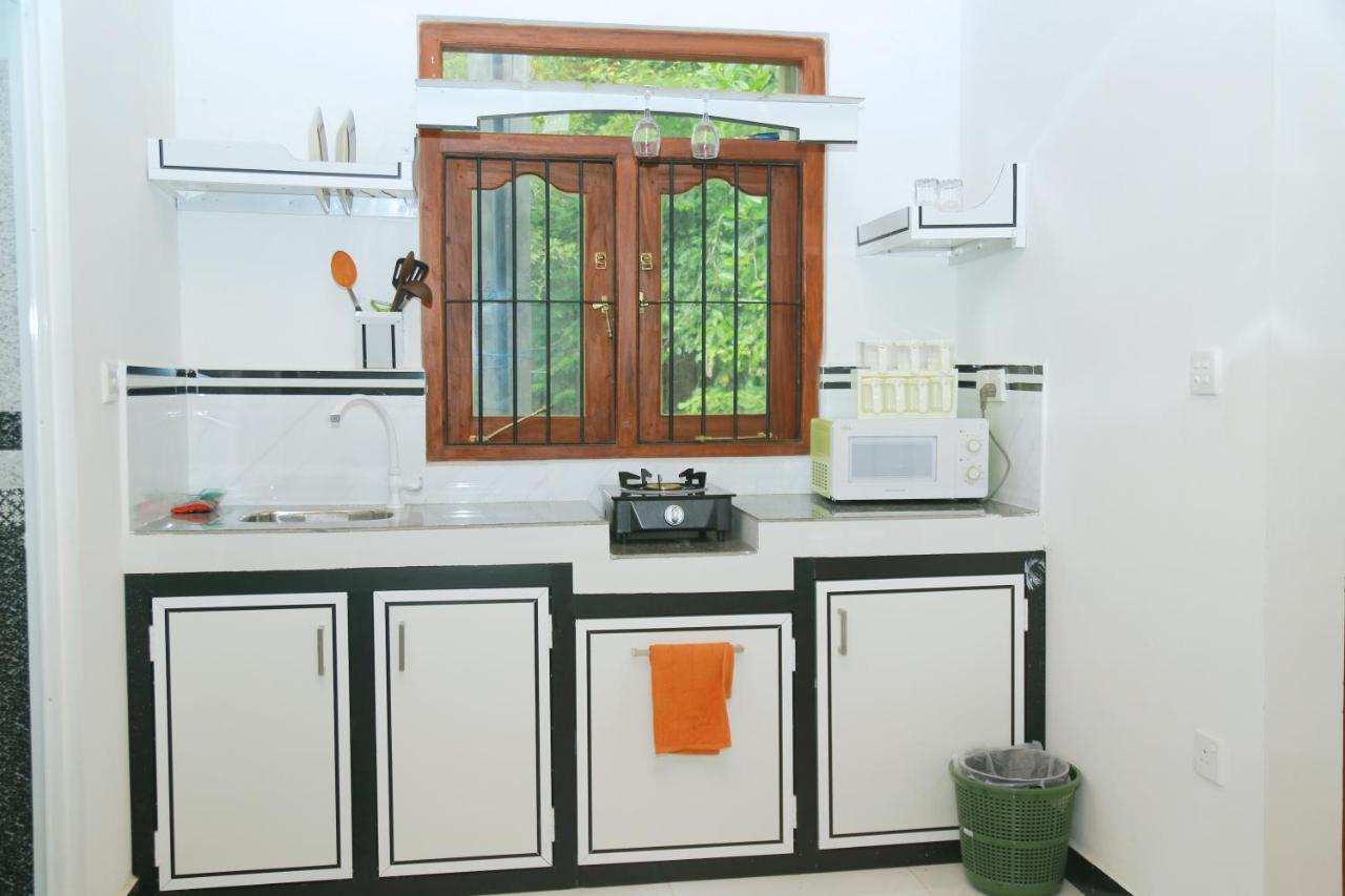 Happy Spring Guest Bed & Breakfast Mirissa Ngoại thất bức ảnh